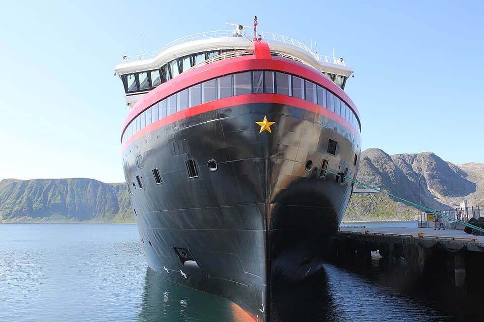 MS Roald Amundsen (阿蒙森号)